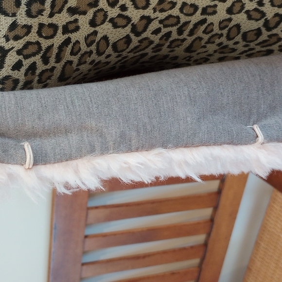 Dylan Ladies Faux Fur Vest Size:M Color:Light Pink NWT - Picture 7 of 12